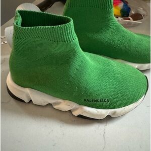 Balenciaga kids unisex used maybe two times my i kid didn’t like them